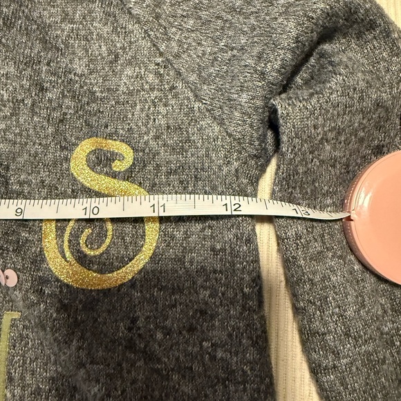 Gray and Pink Crewneck Sweatshirt with Vibrant Graphic - Picture 5 of 6